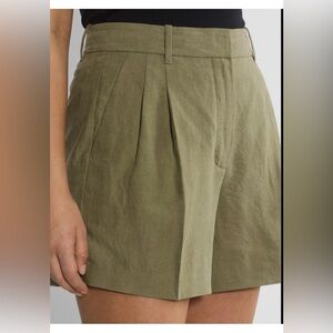 Aritzia The effortless pants , Shorts Tan Women's Bermudas size 4